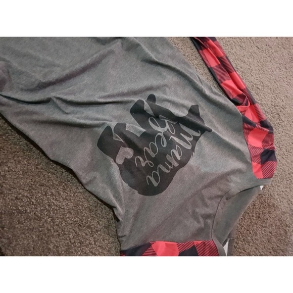 Mama bear 🐻 plaid sleeve & grey t shirt small - Picture 3 of 4